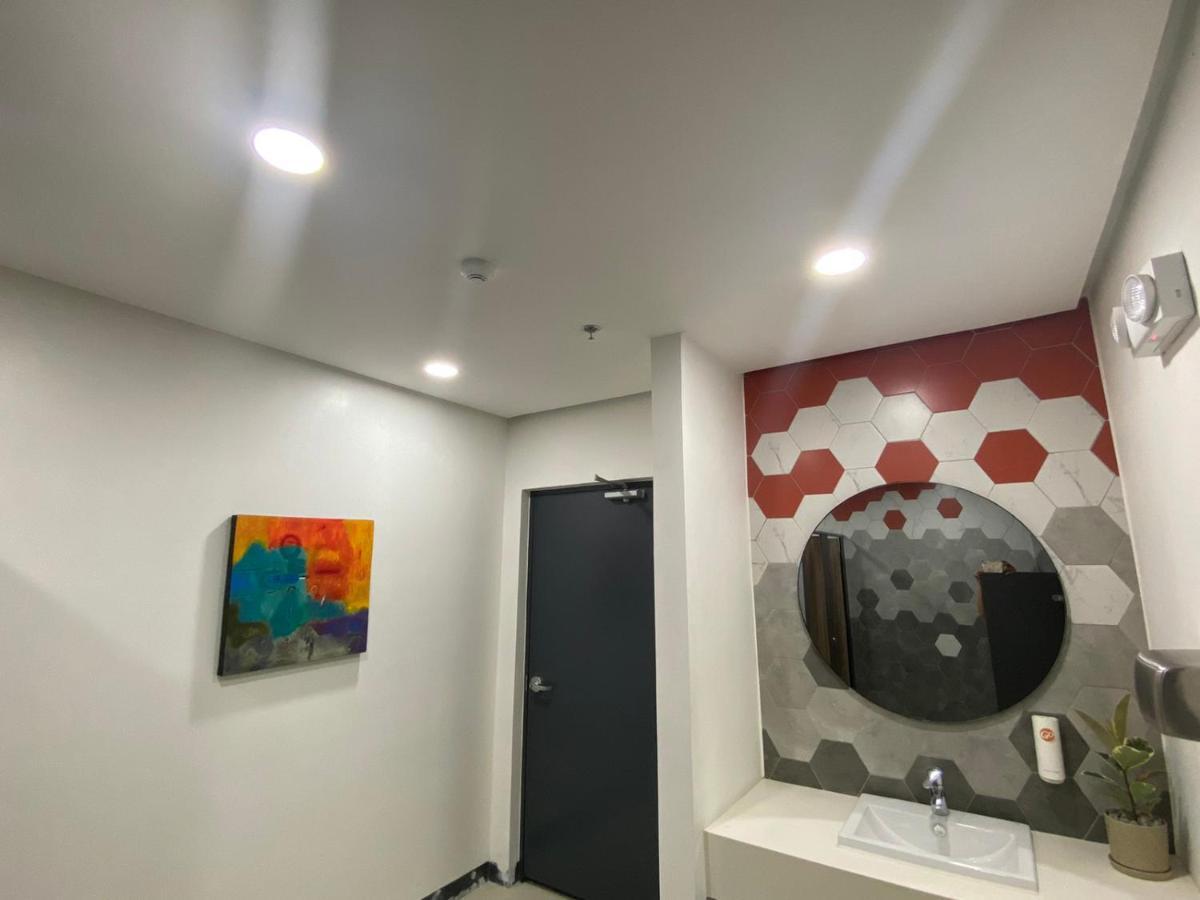 Go Hotels Plus Tuguegarao Екстериор снимка