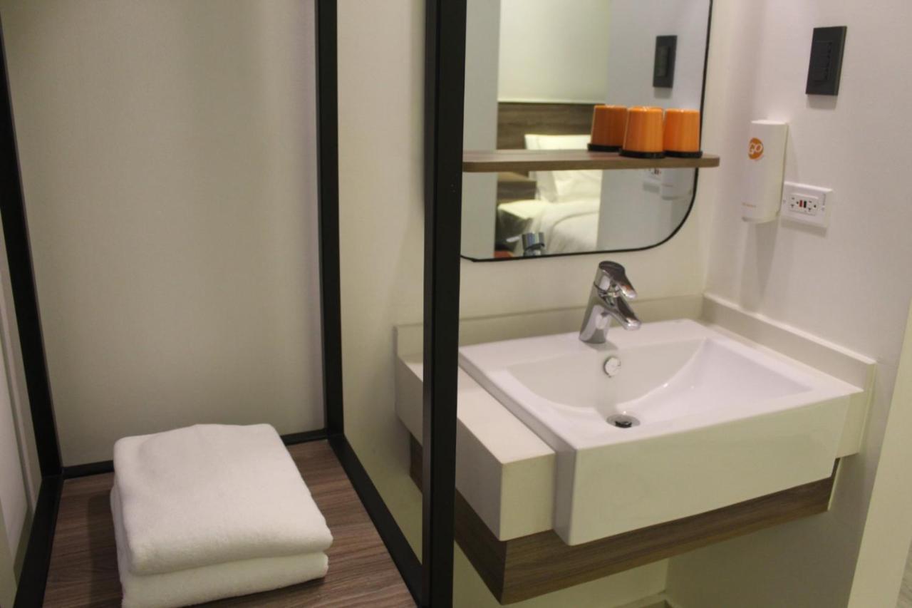 Go Hotels Plus Tuguegarao Екстериор снимка