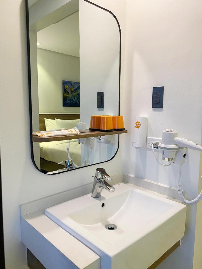 Go Hotels Plus Tuguegarao Екстериор снимка