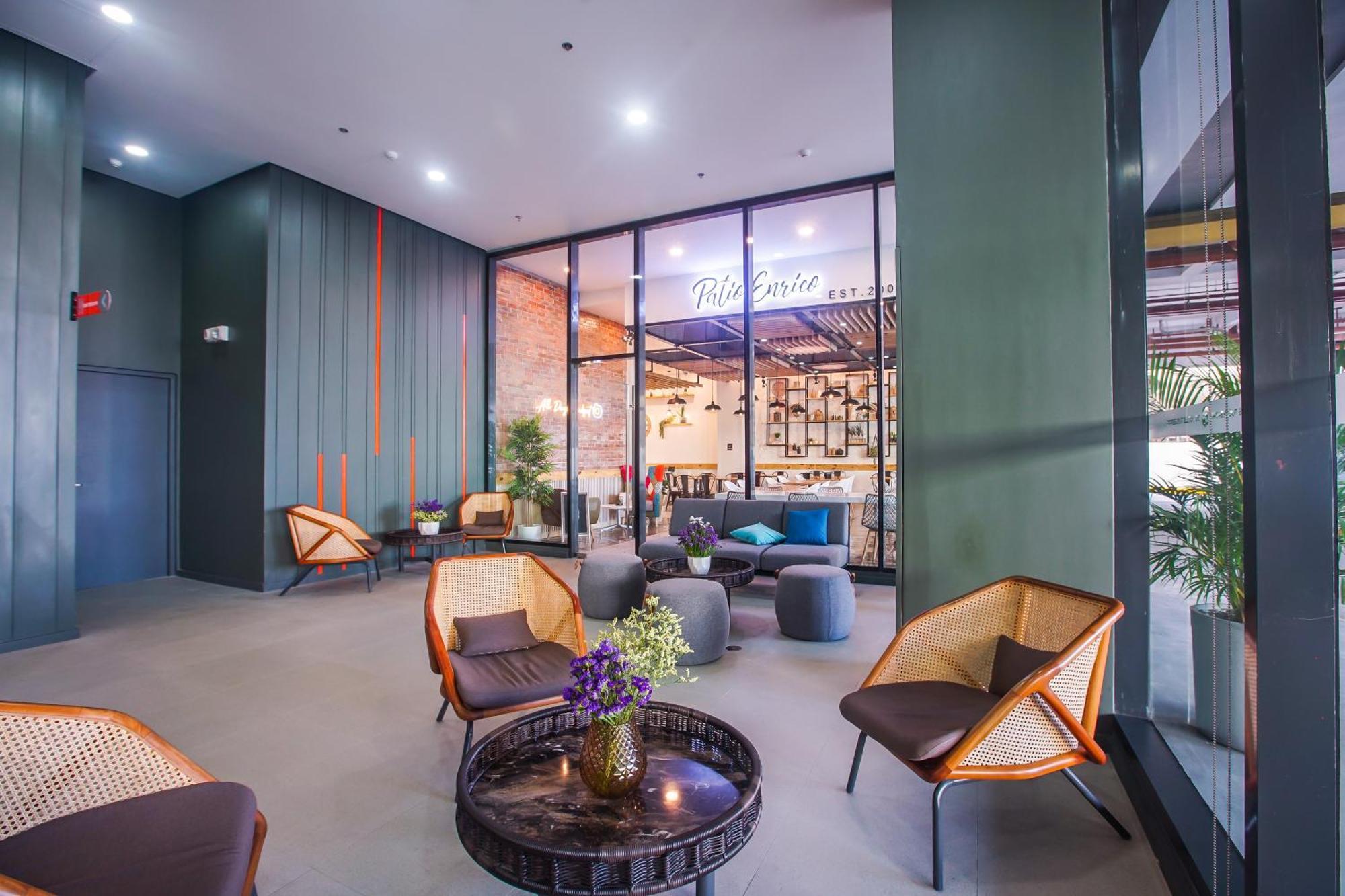 Go Hotels Plus Tuguegarao Екстериор снимка